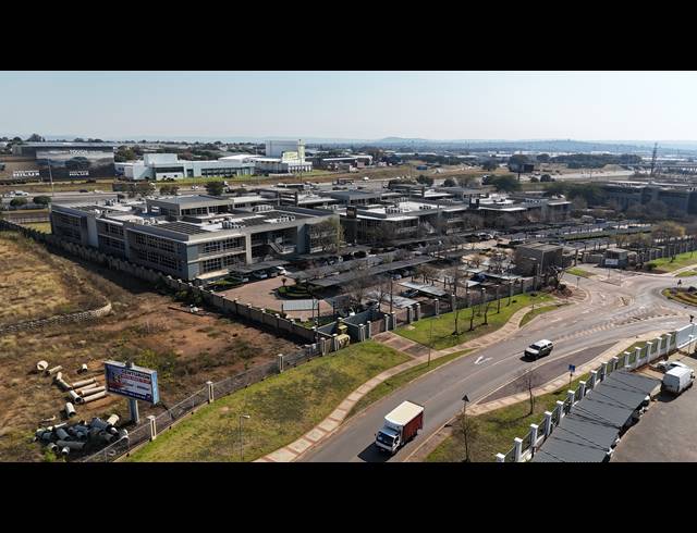 1,098M² OFFICE TO LET IN ECO PARK ESTATE